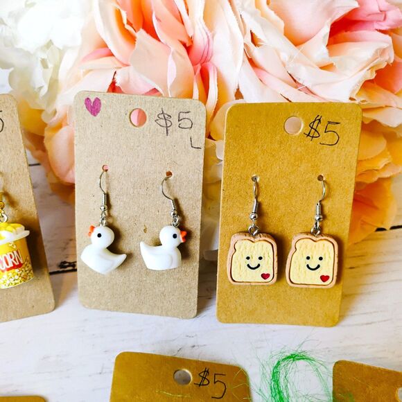 NEW 12 Novelty Earrings Lot Skulls, Toast, Duckies, Trolls, Tea Funky 3D FUN - Picture 6 of 8